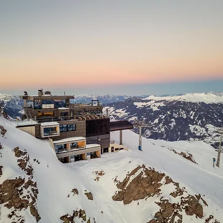 Hochzillertal - Adults Only Hotel *